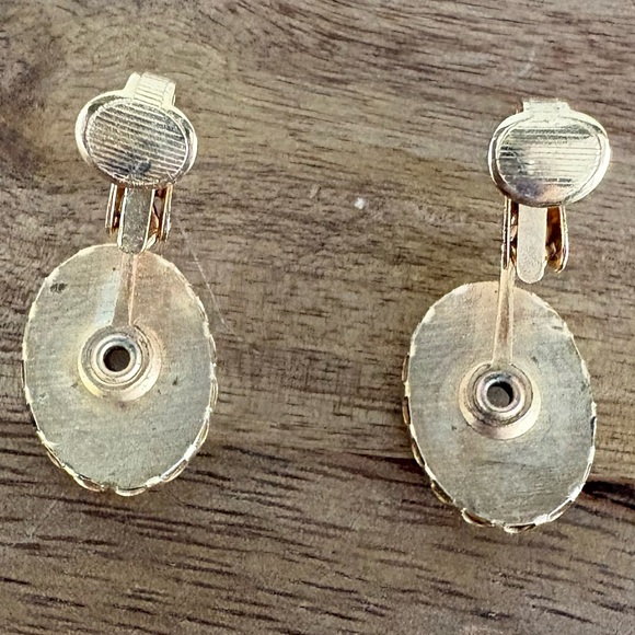 Vintage Fragonard Style Porcelain Courting Couple Clip-On Earrings - Picture 5 of 7